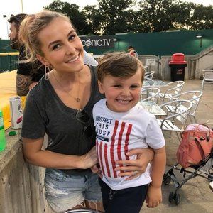 Meet your Posher, Kelli